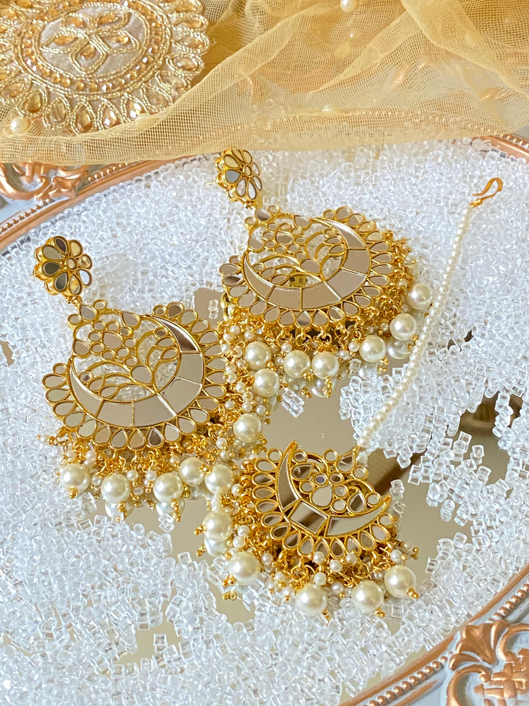 ‘Paro’ in Gold